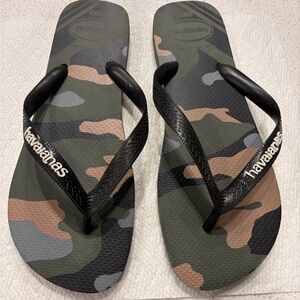 Havaianas Green and Black Camouflage Flip Flops